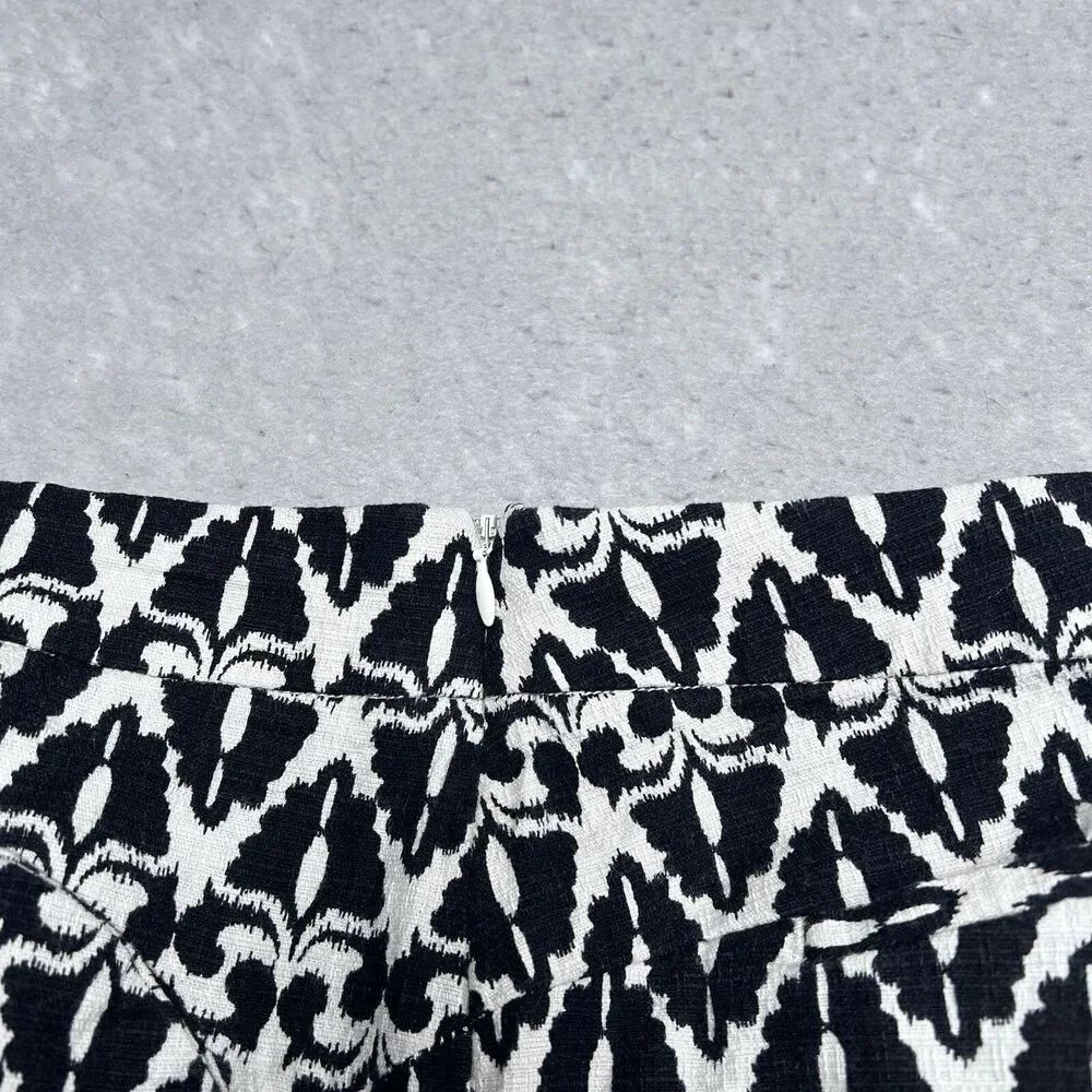 Anthropologie Shorts Women 2 Black White Print Cartoonier Lithograph High Waist